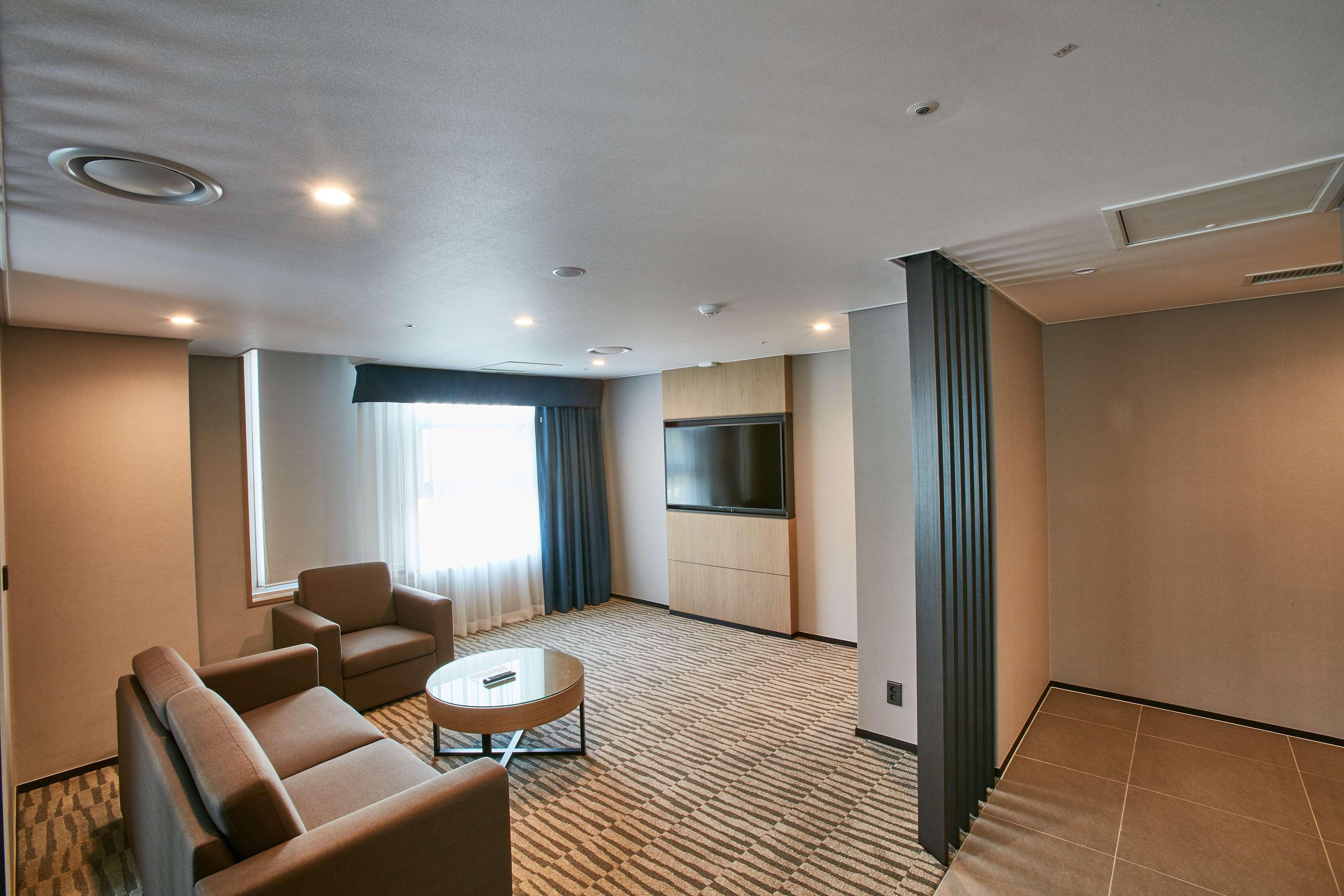 โรงแรมเบสต์ เวสเทิร์น พลัส เอลเมนดอร์ฟ Elmendorf ภายนอก รูปภาพ